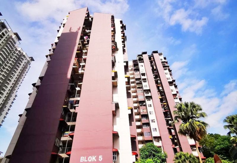 Kondo Rakyat (Desa Pantai Flat)