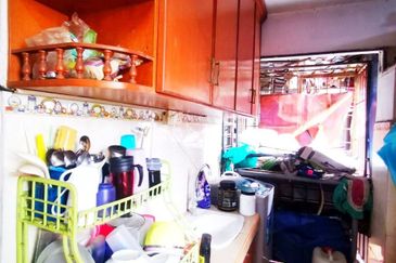 Kondo Rakyat (Desa Pantai Flat)