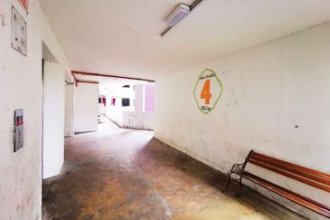 Kondo Rakyat (Desa Pantai Flat)