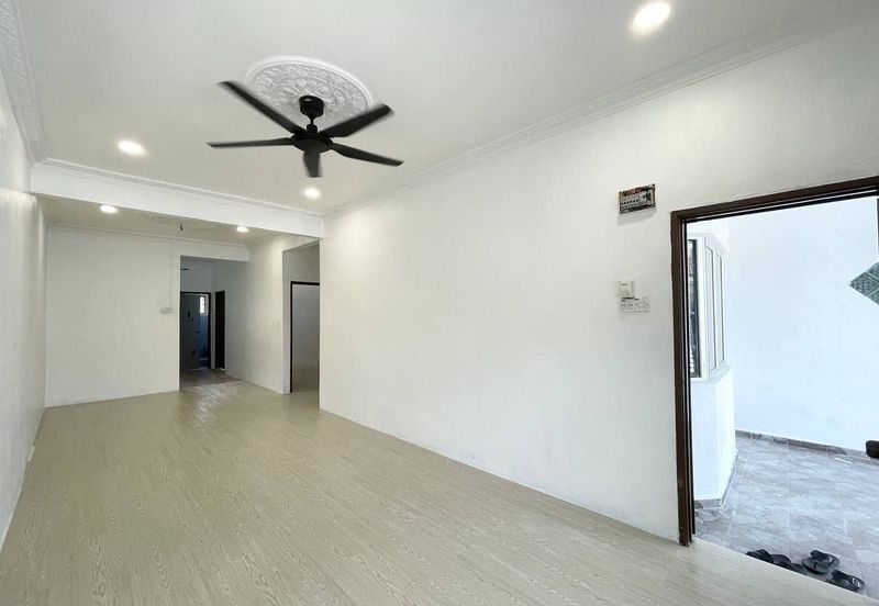 Taman College Heights (Sikamat)