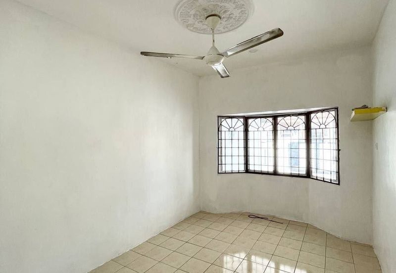 Taman College Heights (Sikamat)