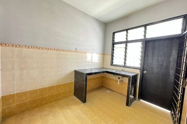 FACING OPEN FLEXI DEPO FULL LOAN❗️2 Storey Terrace Anjung Ixora, Taman Ixora Sepang