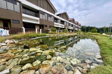 Setia Warisan Tropika (Belladonna)