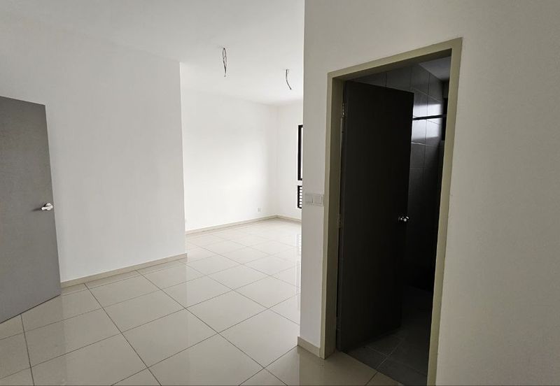 Setia Warisan Tropika (Belladonna)