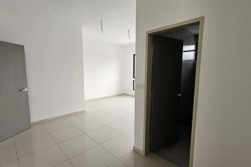 Setia Warisan Tropika (Belladonna)