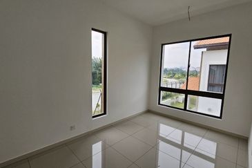 Setia Warisan Tropika (Belladonna)