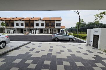 Setia Warisan Tropika (Belladonna)