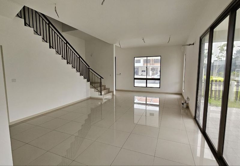 Setia Warisan Tropika (Belladonna)