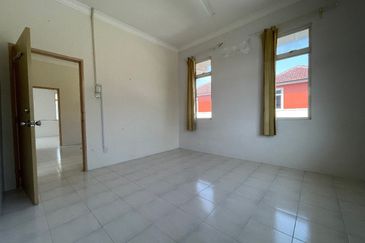 Jalan Warisan Mulia, Kota Warisan