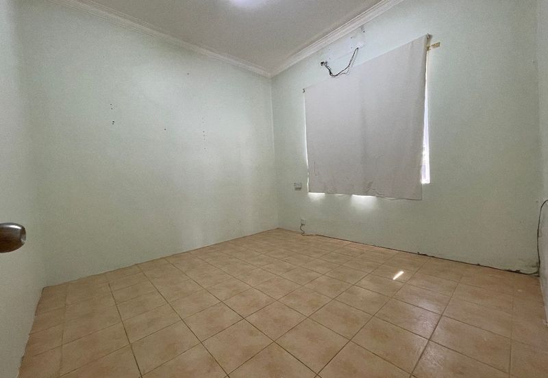 Jalan Warisan Mulia, Kota Warisan