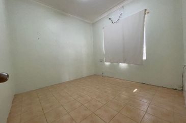 Jalan Warisan Mulia, Kota Warisan