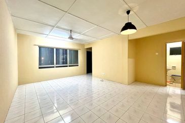 RENOVATED STRATA READY 🔥 Saujana Apartment Damansara Damai
