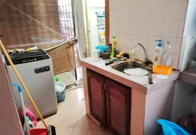 Kondo Rakyat (Desa Pantai Flat)