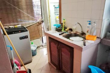 Kondo Rakyat (Desa Pantai Flat)