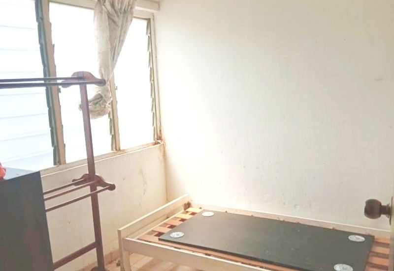 Kondo Rakyat (Desa Pantai Flat)