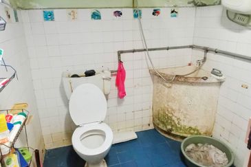 Kondo Rakyat (Desa Pantai Flat)