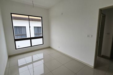 Setia Warisan Tropika (Belladonna)