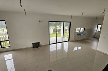 Setia Warisan Tropika (Belladonna)