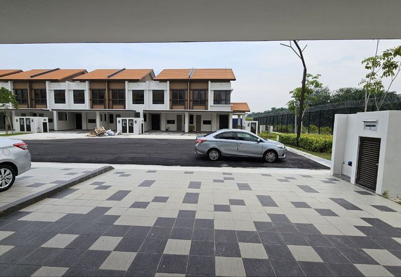 Setia Warisan Tropika (Belladonna)