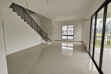 Setia Warisan Tropika (Belladonna)