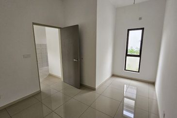 Setia Warisan Tropika (Belladonna)