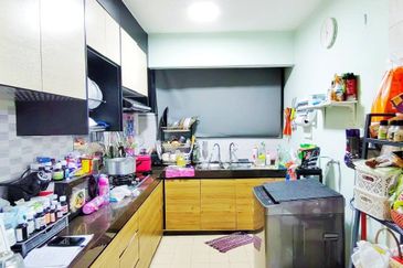 Pangsapuri Damai, Subang Bestari