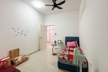 TIARA SENDAYAN (PRESINT 8)