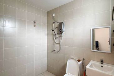 TIARA SENDAYAN (PRESINT 8)