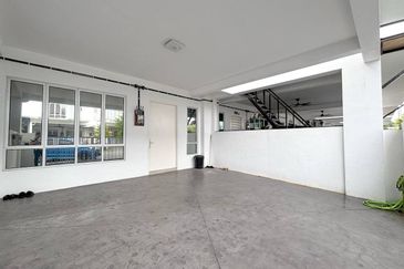 TIARA SENDAYAN (PRESINT 8)