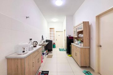 TIARA SENDAYAN (PRESINT 8)