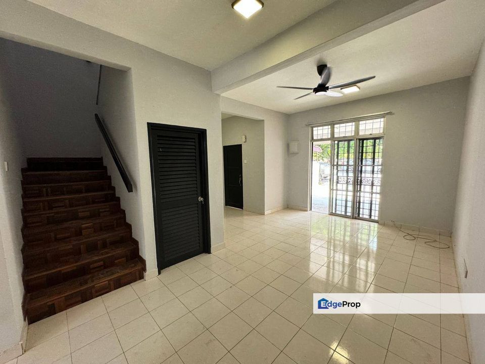 2 Storey Terrace Taman Ixora, Bandar Baru Salak Tinggi Sepang, Selangor, Sepang