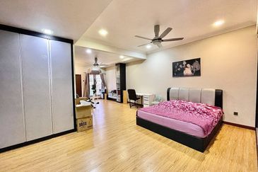 RENOVATED EXTENDED🔥Double Storey Terrace Taman Ukay Bistari Ampang