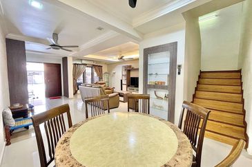 RENOVATED EXTENDED🔥Double Storey Terrace Taman Ukay Bistari Ampang