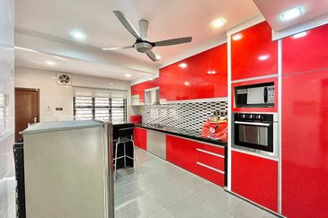 RENOVATED EXTENDED🔥Double Storey Terrace Taman Ukay Bistari Ampang