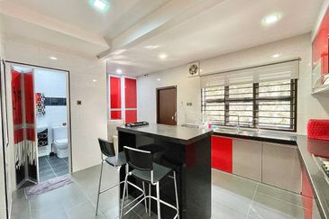 RENOVATED EXTENDED🔥Double Storey Terrace Taman Ukay Bistari Ampang