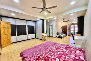 RENOVATED EXTENDED🔥Double Storey Terrace Taman Ukay Bistari Ampang