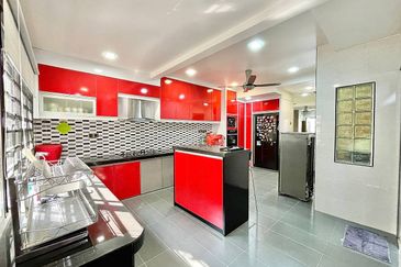 RENOVATED EXTENDED🔥Double Storey Terrace Taman Ukay Bistari Ampang