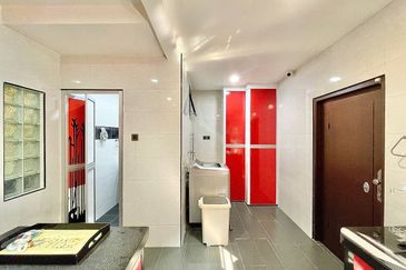 RENOVATED EXTENDED🔥Double Storey Terrace Taman Ukay Bistari Ampang