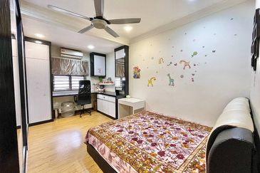 RENOVATED EXTENDED🔥Double Storey Terrace Taman Ukay Bistari Ampang