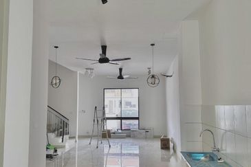 Setia Warisan Tropika (Belladonna)