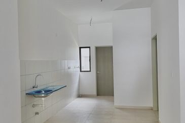 Setia Warisan Tropika (Belladonna)