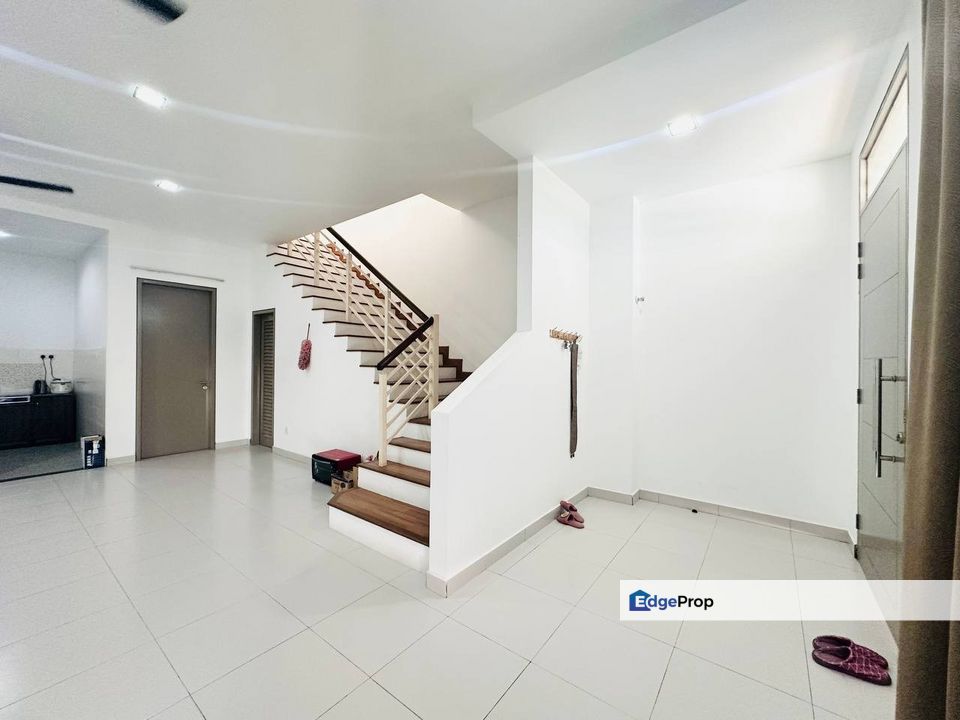 BELOW MARKET❗️2 Storey Terrace Laman Bakawali Kota Seriemas Nilai, Negeri Sembilan, Nilai