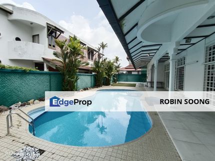 Bungalow with Swimming pool in Bukit Baru, Melaka, Bukit Beruang