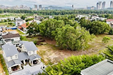 Perdana Lakeview East