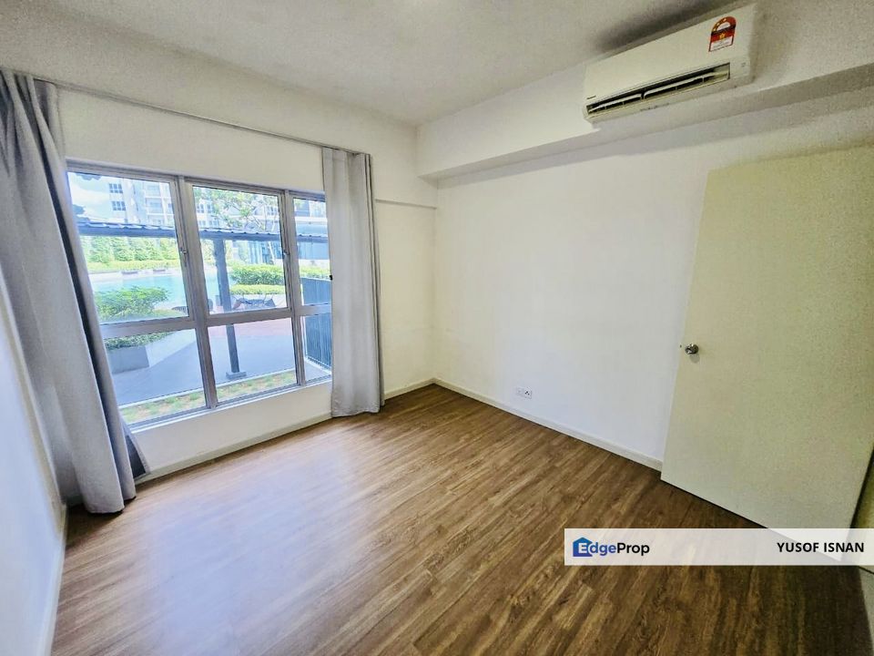 Same Level With Pool, Cerrado Suites Southville City Bangi, Low Level, 2 Car Park, Selangor, Bangi