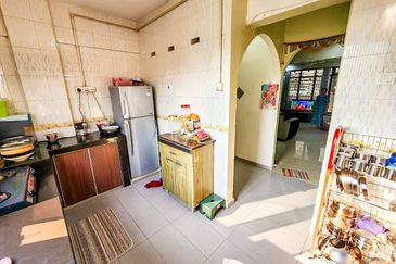 Flat Desa Mentari Blok 5