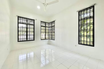 Taman Kenanga, Banting