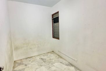 Dahlia Apartment ( Saujana Utama 2 )