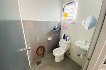 Residensi Laguna Biru 2