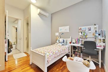 16 Quartz Melawati Condominium